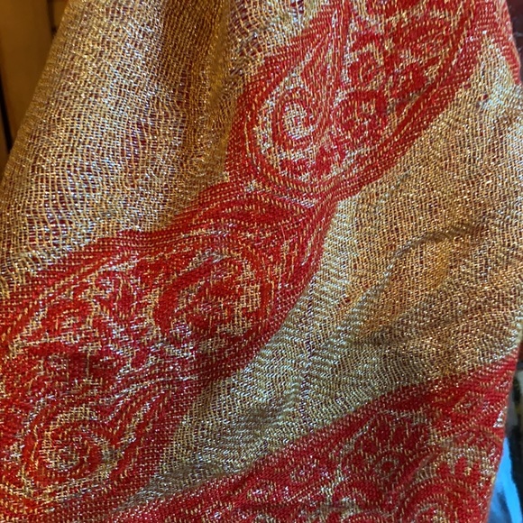 Vintage, Rossini Red Scarf W/ embroidery like decals - Picture 6 of 7